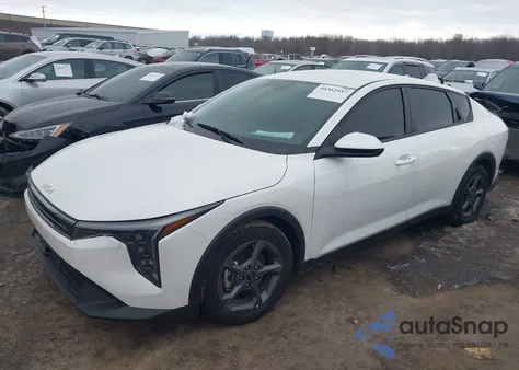 2025 Kia K4 Lxs из США, поврежденный, VIN 3KPFT4DE3SE115085